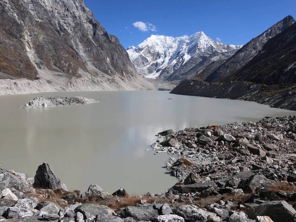 Tsho-Rolpa lake