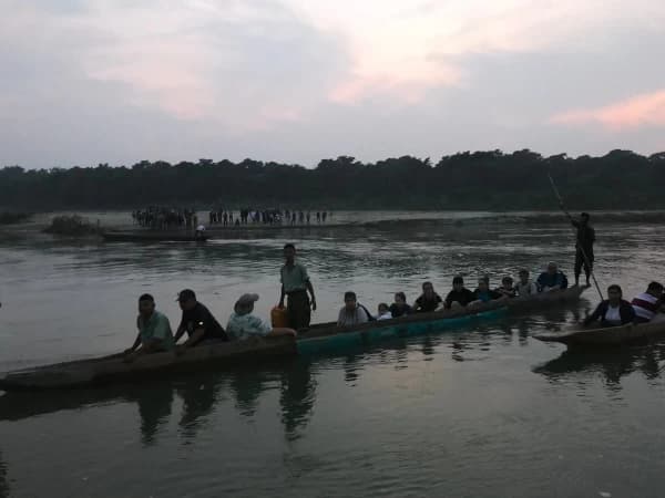 Canoeing At Rapti